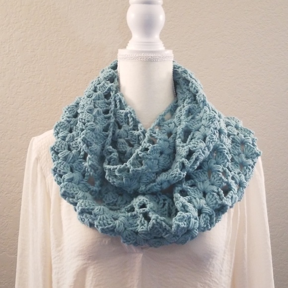 Handmade versatile infinity scarf - Picture 3 of 6